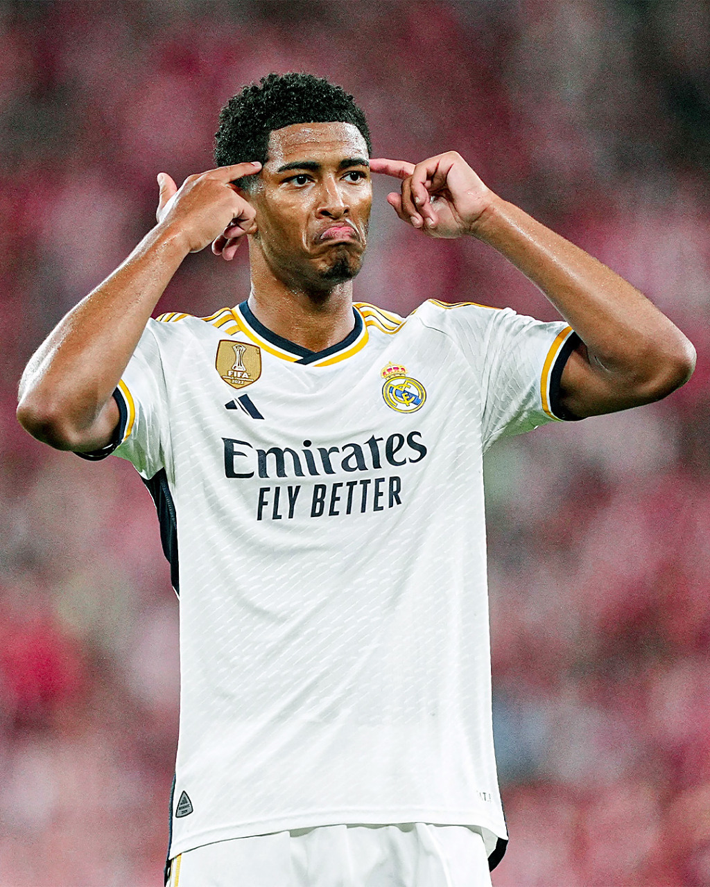 疯狂的足球：米兰门神迈尼昂的盘带合集（足坛狂热：米兰门神迈尼昂盘带集锦）