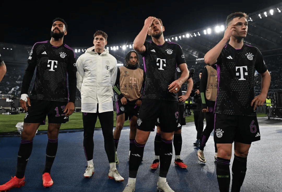 完成英格兰成年代表队首秀，夸安萨获赠纪念帽（夸安萨迎来英格兰成年队处子秀，获颁纪念帽）