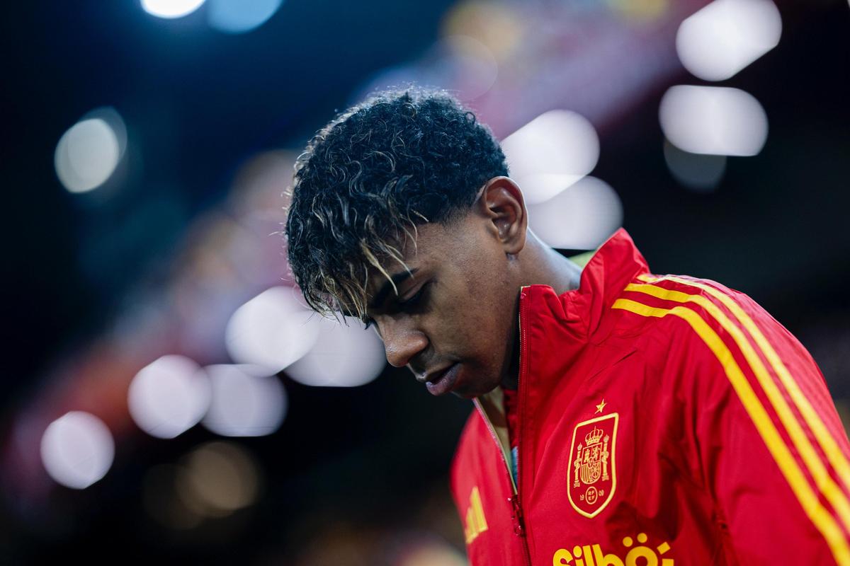 追梦发问什么比感恩节大餐更糟糕？网友：球队老将揍年轻队友（追梦发问：还有比感恩节大餐更糟的吗？网友：球队老将暴打新秀）