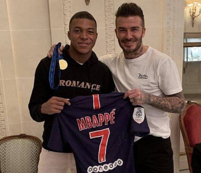 莫雷托：那不勒斯将与孔蒂会谈，讨论是否以及如何继续合作（莫雷托：那不勒斯将与孔蒂会面，商议是否继续合作及具体方式）