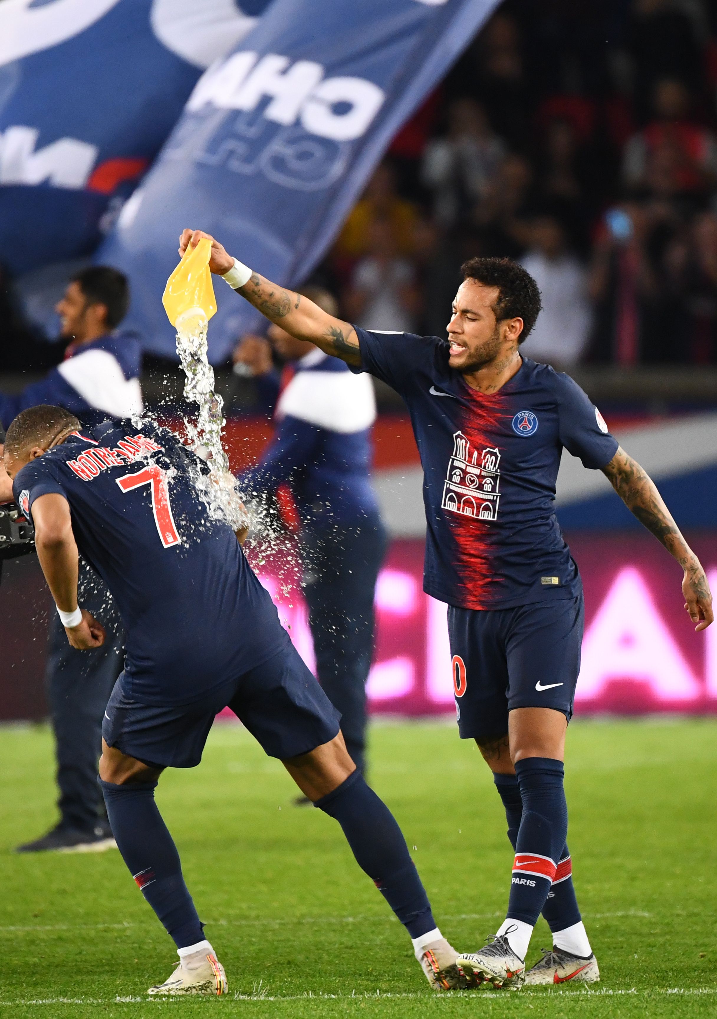 世界杯球场启用新冷却系统，科技感十足