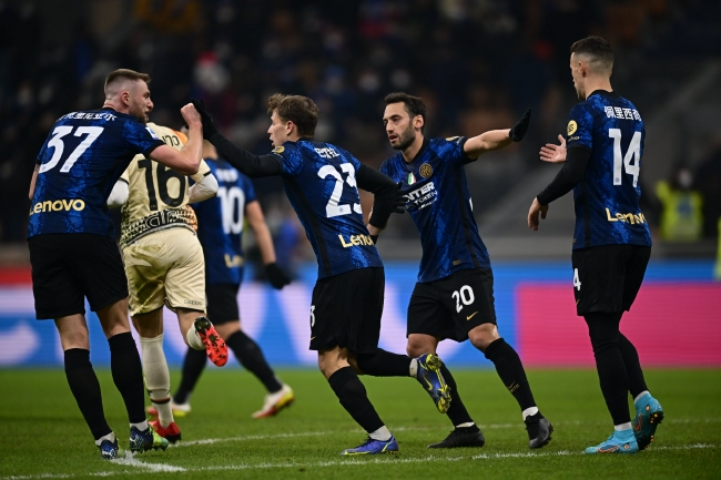 马特乌·阿莱曼尼：“我不知道阿尔瓦雷斯是否在巴萨的视线之内”（马特乌·阿莱曼尼：不确定阿尔瓦雷斯是否在巴萨引援名单中）