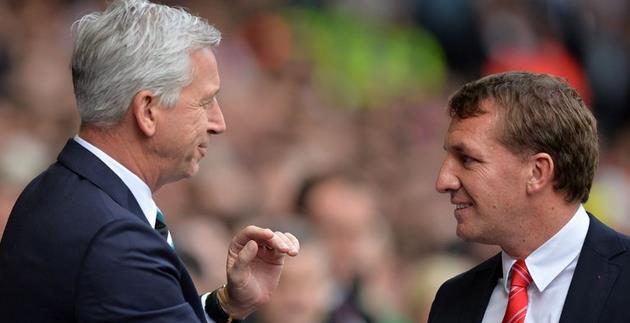 前锋单场双响，全场瞩目（前锋梅开二度，全场焦点）