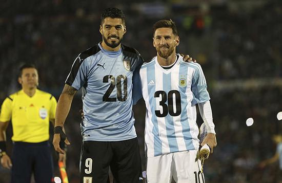 前利物浦后卫马蒂普退役后首亮相，现身沙尔克04广告（马蒂普退役后首露面，出演沙尔克04广告）