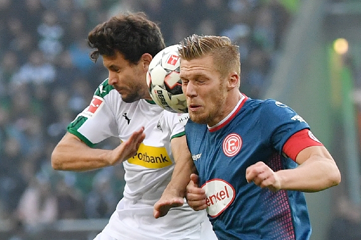 围绕着莱万与凯恩的转会传闻大家觉得拜仁会同意吗？