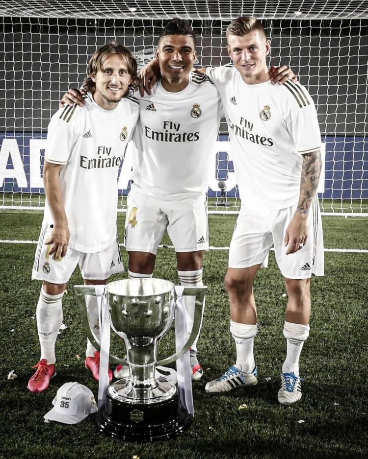 东契奇34+12+7独享历史第1，艾顿两双里夫斯33分，湖人轻取鹈鹕