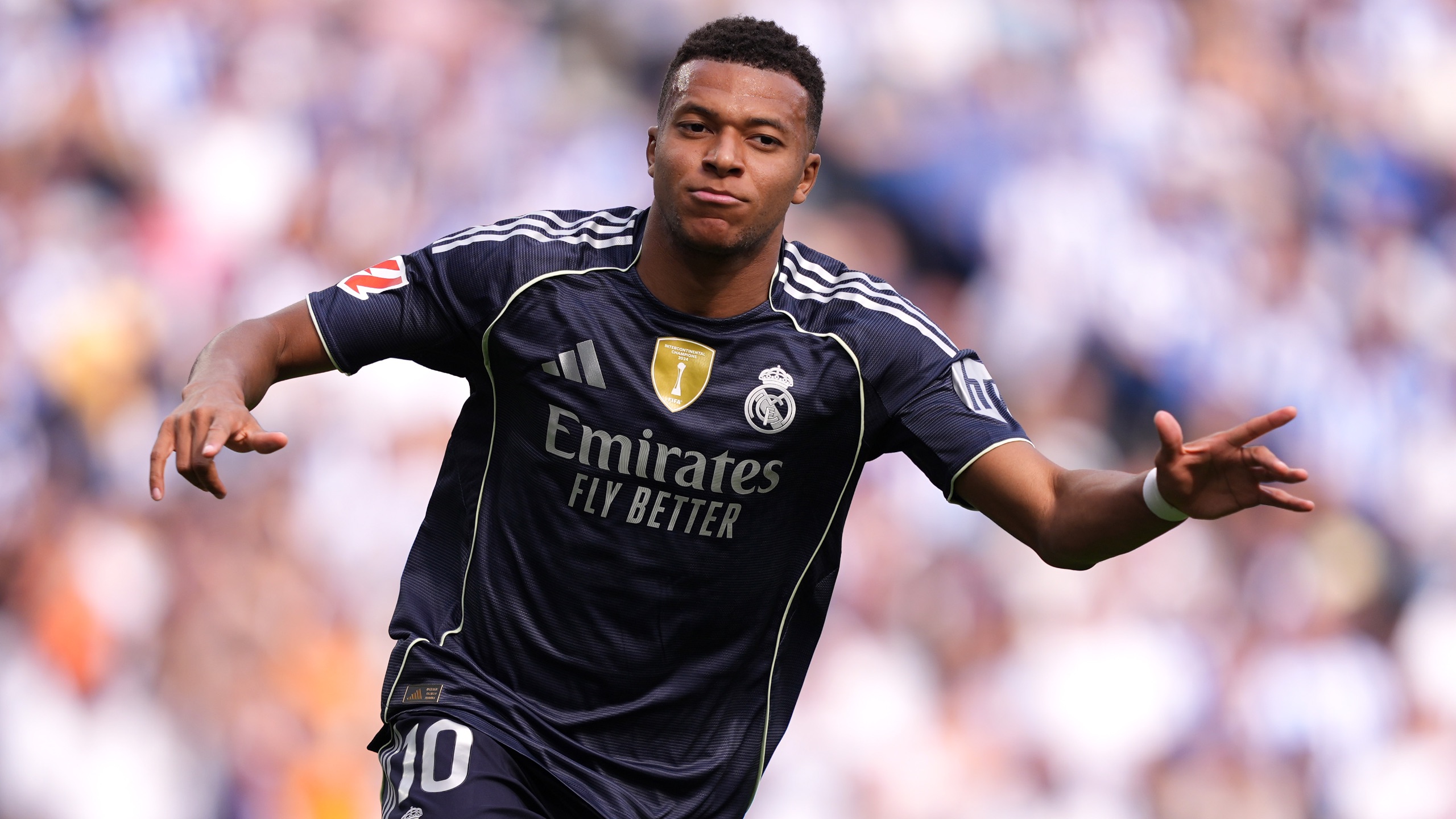 意媒：罗马看上科隆前锋马拉和桑坦德前锋阿雷瓦洛（意媒：罗马有意引进科隆射手马拉与桑坦德前锋阿雷瓦洛）