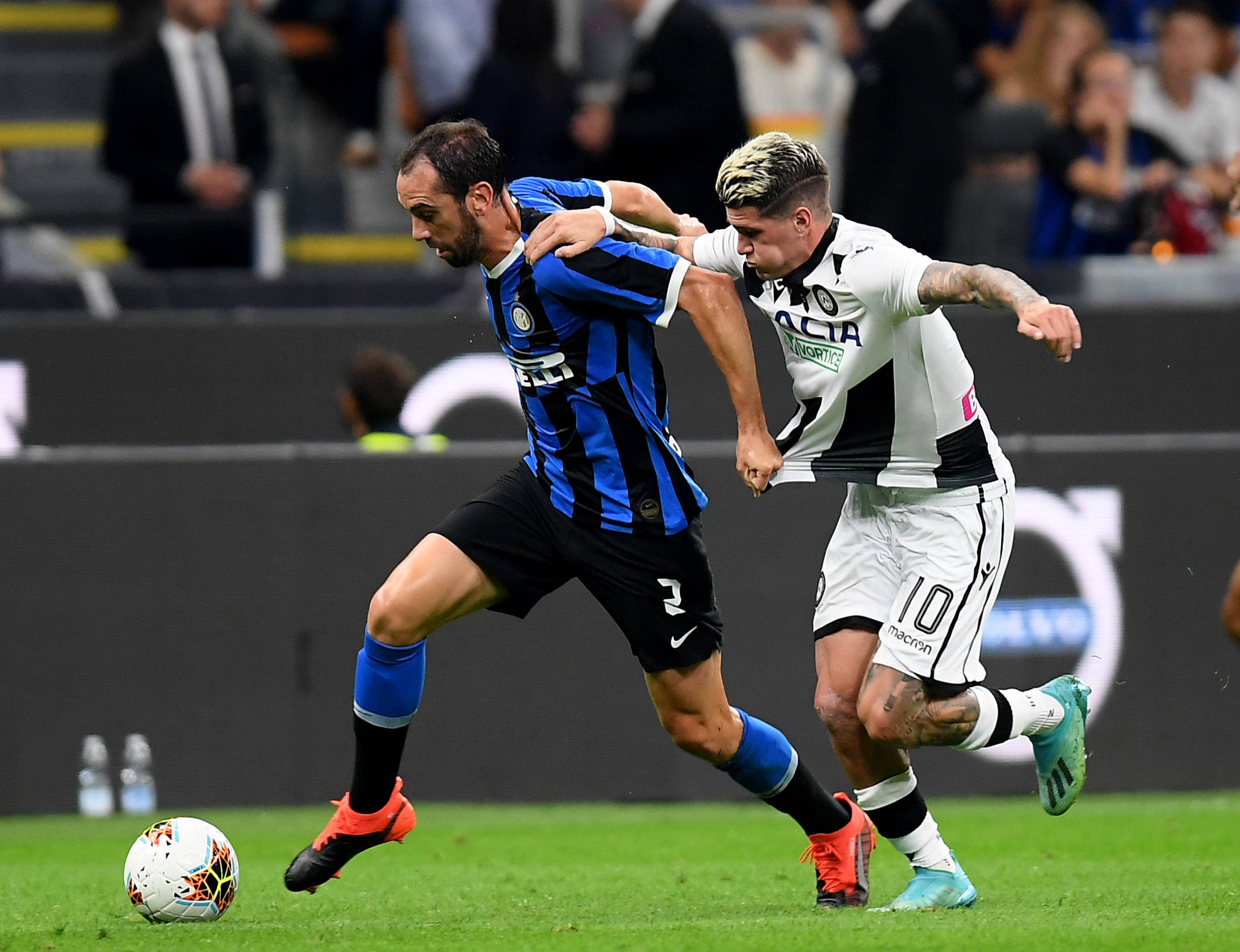 新一轮的欧冠势力版图更新：本轮阿森纳击败拜仁慕尼...（欧冠格局再洗牌：阿森纳击败拜仁慕尼黑，势力版图生变）