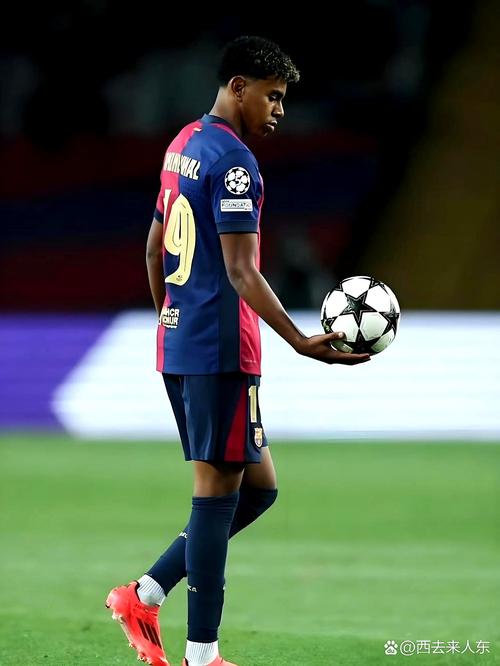 自06年以来，皇马首次有两名英格兰球员在西甲同时首发（皇马自2006年以来首次在西甲同时派出两名英格兰球员首发）