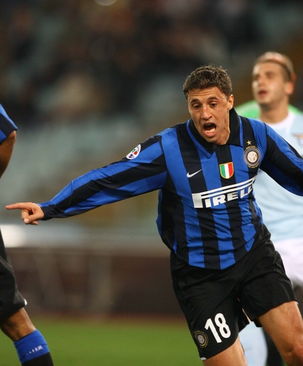 2025混团世界杯中国队三连冠，中日德选手合影定格荣耀（中国队问鼎2025混团世界杯三连冠，中日德选手合影见证荣耀）