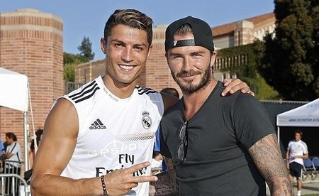 比利时11月世预赛大名单：库尔图瓦领衔，多库、特罗萨德在列（比利时11月世预赛名单出炉：库尔图瓦压阵，多库、特罗萨德入围）