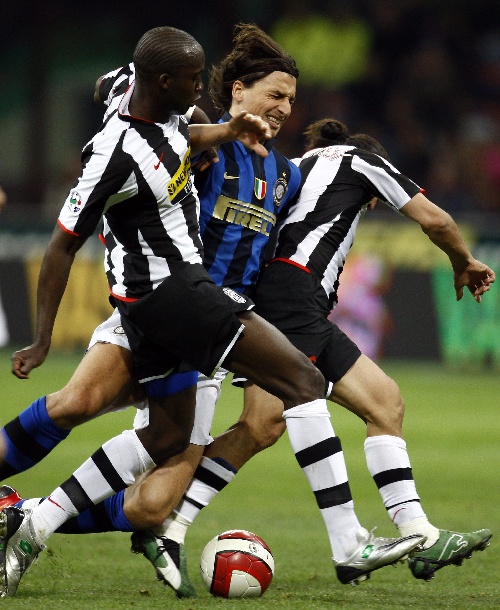 齐沃：我认为点球判罚有点太草率，这种情况VAR应更谨慎（齐沃：这次点球判罚过于草率，类似情况VAR应更谨慎）