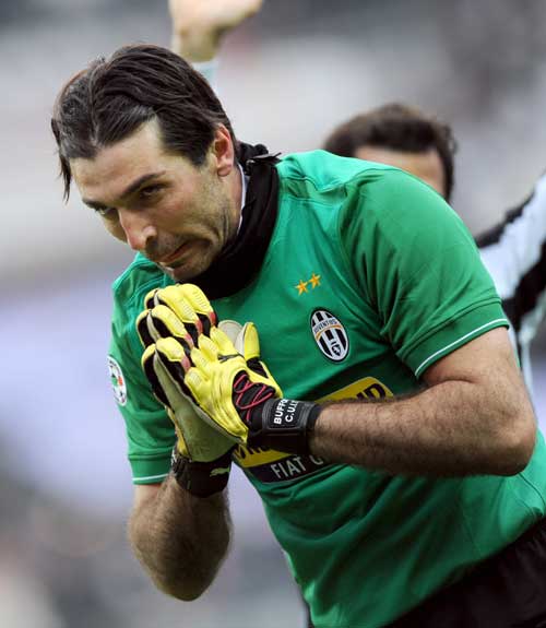 队长亲自上！拜仁“安排”凯恩说服格伊转会，国家队领导力是根本