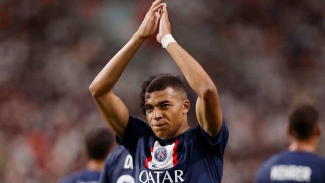 英超半场：米伦科维奇乌龙巴里破门，埃弗顿2-0诺丁汉森林（英超半场战况：巴里破门+米伦科维奇乌龙，埃弗顿暂2-0领先诺丁汉森林）