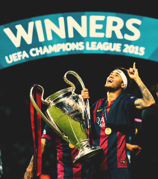 英媒：费迪南德称卢克-肖在曼联有重要地位，他需要证明自己（英媒：费迪南德认为卢克-肖在曼联举足轻重，但仍需自我证明）