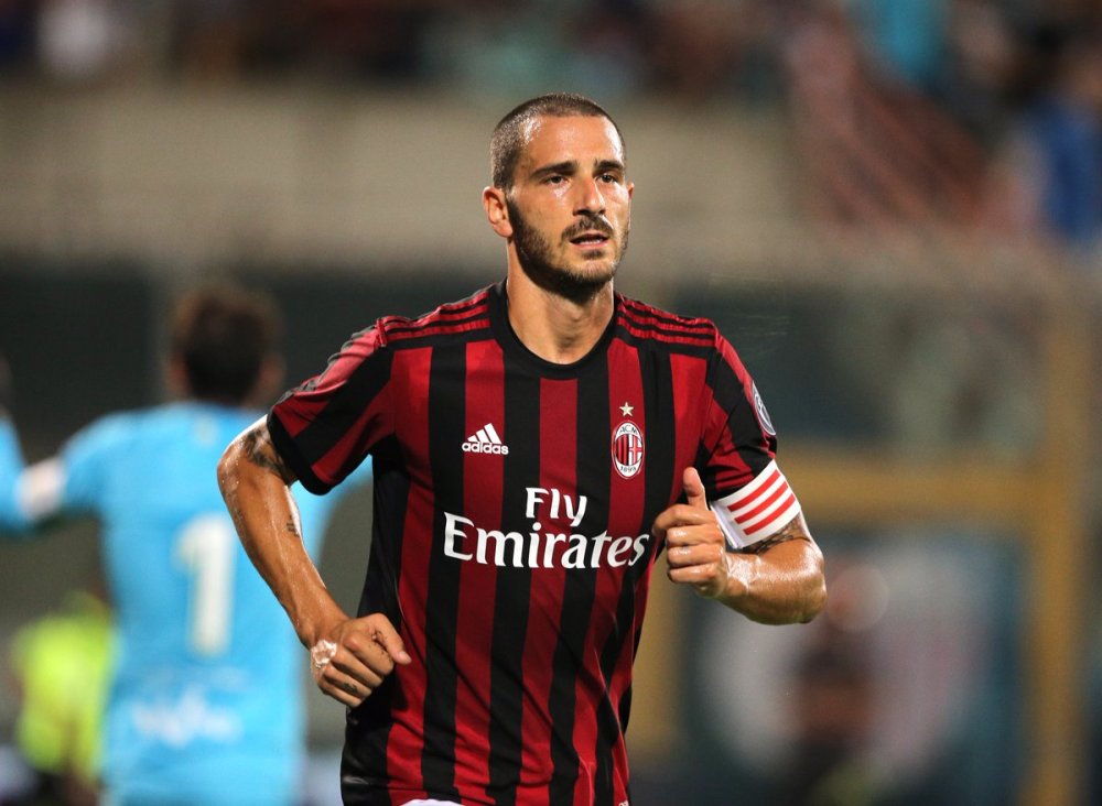 防守强度提升 主队掌控节奏（主队防守升级 掌控比赛节奏）