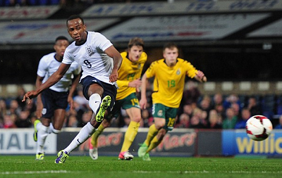 这队的进攻流畅得不像话（这支球队的进攻如行云流水）